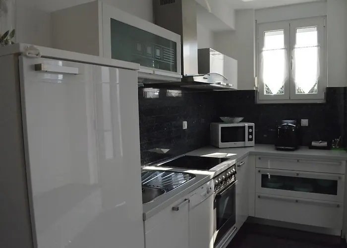 アパート Luxury Zana ザダル