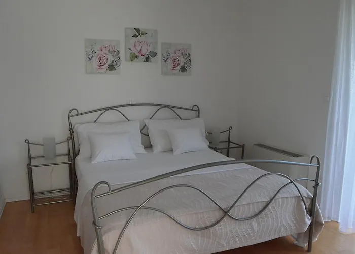 アパート Luxury Zana ザダル