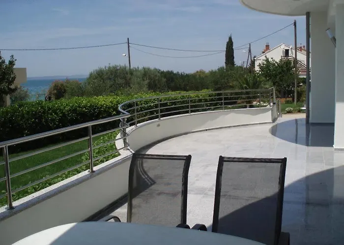 アパート Luxury Zana