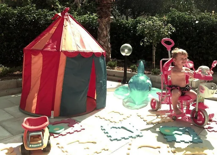 Luxury Zana アパート ザダル