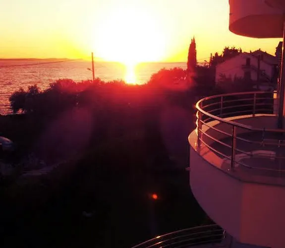 Luxury Zana アパート *